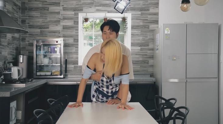 sex mita Khoảnh khắc vợ chồng trẻ cứ rảnh là chịch